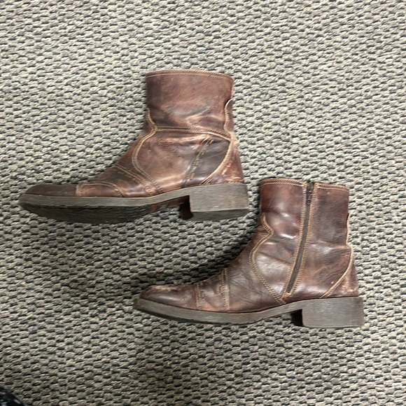 Western Inspired Boots - Picture 4 of 10